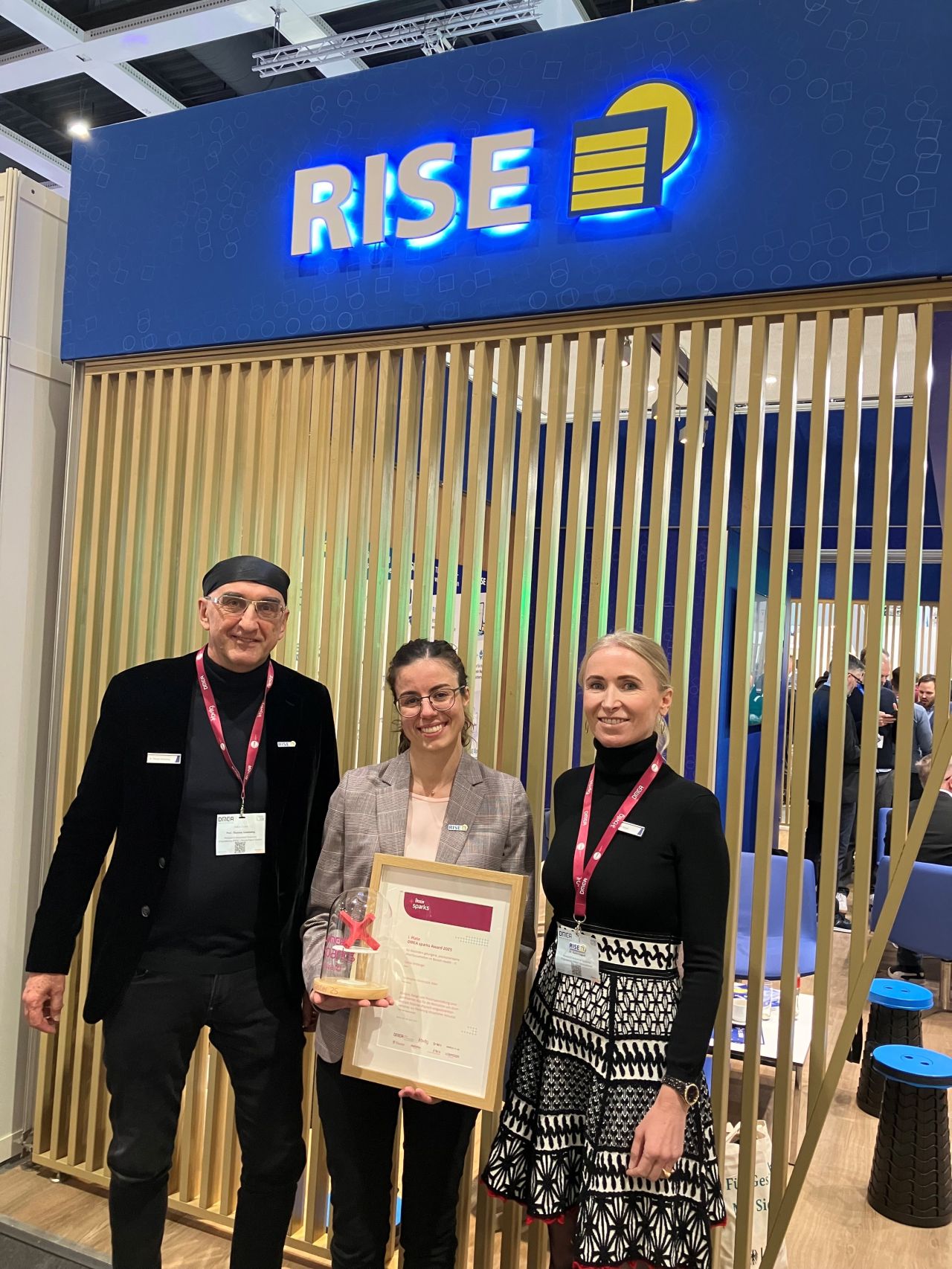 Gewinnerin Carina Arnberger mit RISE CEO Thomas Grechenig und RISE CEO Karin Kappel